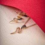 Set lanț din aur și cercei cu motiv șarpe încrustate cu quart fumuriu S94