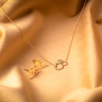 Set din aur galben lănțișor cu pandantiv și cercei inimioare S115