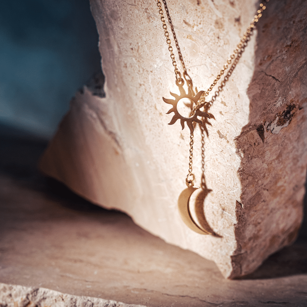 elegance-shop-bijuterie-iasi-coliere-inele-pandantive-bratari-cristale-zirconia-soare-luna-cruce-aur-galben-alb-rose-stelute-soare-ac-de-cravata-bijuterii-elegante-ocazie-109-1.png Lănțișor din aur galben soarele și luna L196 - Imagine 1